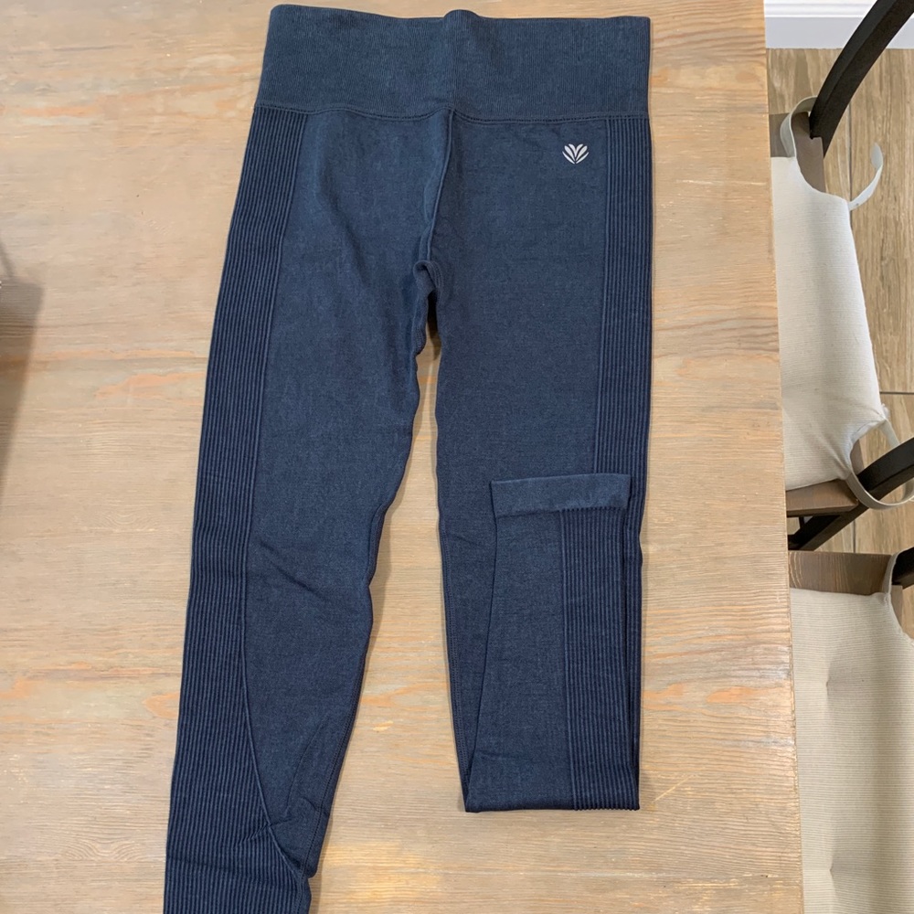 Navy blue forever 21 workout leggings